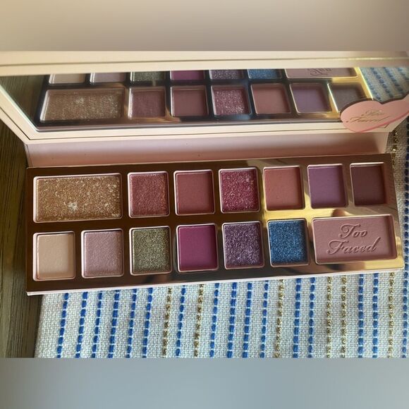 too faced, new eyeshadow palette - Picture 6 of 7